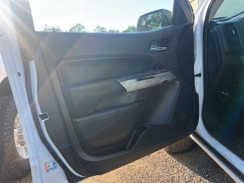 Used 2022 Chevrolet Colorado LT w/ Fleet Safety Package image 8