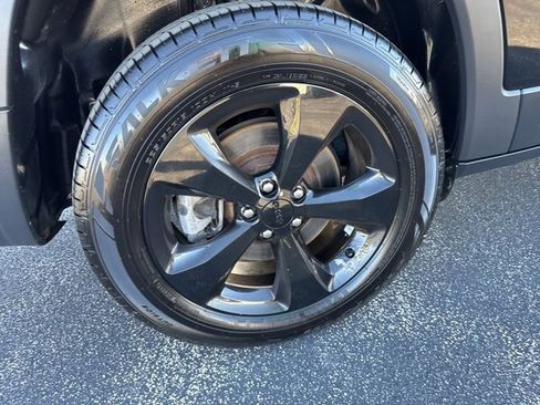 Used 2020 Jeep Cherokee Latitude Plus image 37