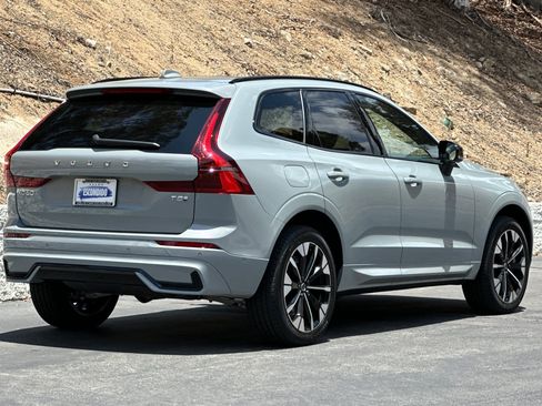 New 2026 Volvo XC60 T8 Plus w/ Climate Package AWD/4WD image 4