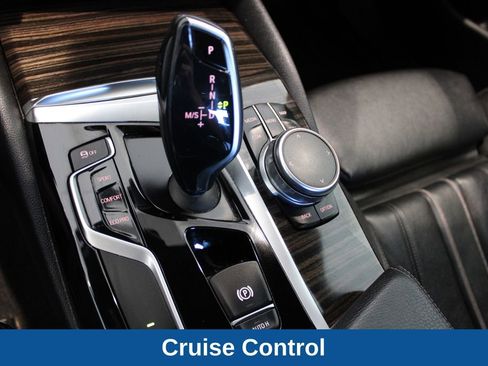 Used 2018 BMW 530i xDrive AWD/4WD image 17