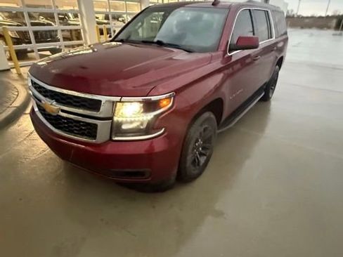 Used 2017 Chevrolet Suburban LT image 7
