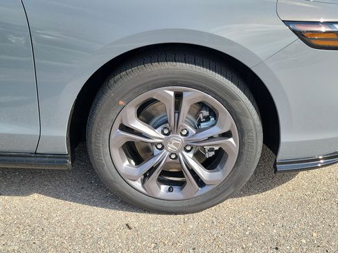 New 2026 Honda Accord EX-L image 9