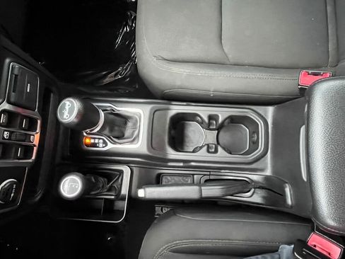 Used 2018 Jeep Wrangler Unlimited Sport S image 18