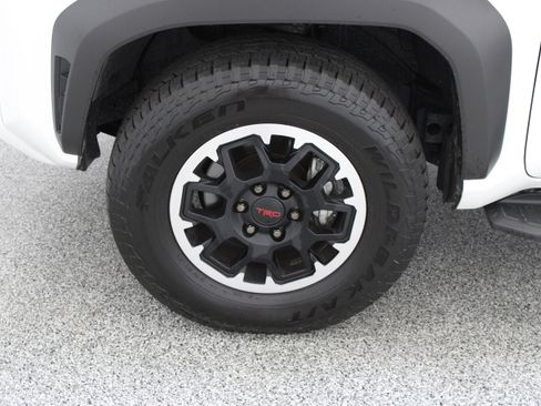 Used 2025 Toyota 4Runner TRD Off-Road Premium w/ Tow Technology Package AWD/4WD image 11