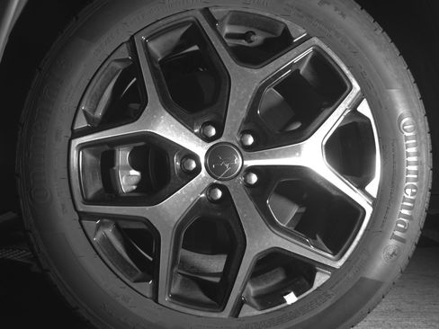 Used 2025 Jeep Compass Limited AWD/4WD image 12