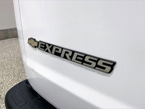 Used 2020 Chevrolet Express 3500 LT w/ LT Preferred Equipment Group image 23