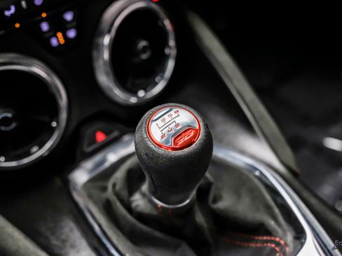 Used 2019 Chevrolet Camaro ZL1 image 65