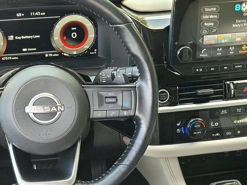 Used 2022 Nissan Pathfinder Platinum w/ Cargo Package FWD image 17
