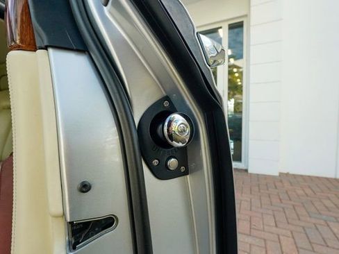 Used 2013 Rolls-Royce Phantom Sedan image 82