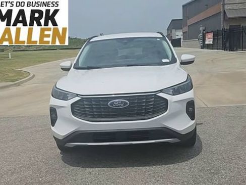 Used 2023 Ford Escape SE FWD image 3