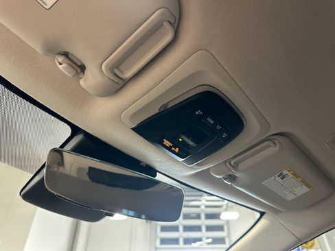 Used 2025 Toyota Corolla LE image 26