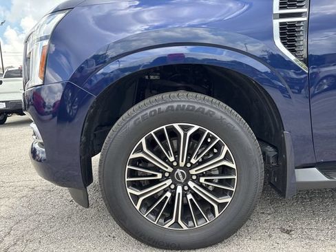 Certified 2025 Nissan Armada Platinum AWD/4WD image 10