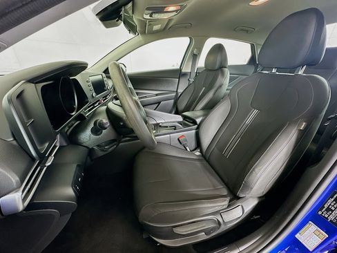 Used 2021 Hyundai Elantra SEL image 13