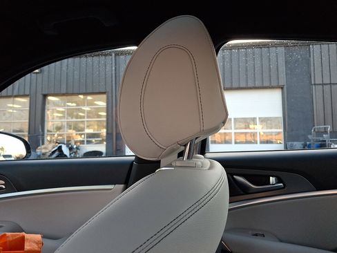 Certified 2024 Genesis G70 2.5T w/ Sport Prestige Package image 17