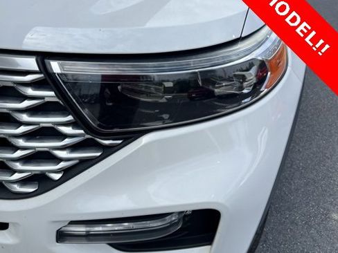 Used 2020 Ford Explorer Platinum image 2
