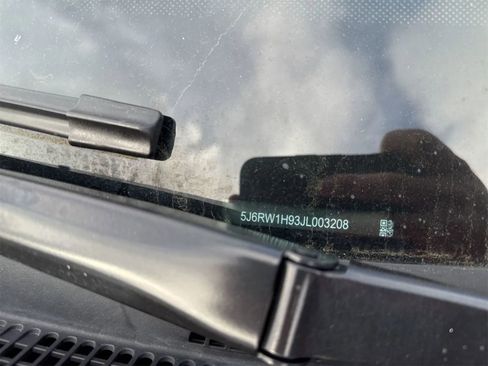 Used 2018 Honda CR-V Touring image 8