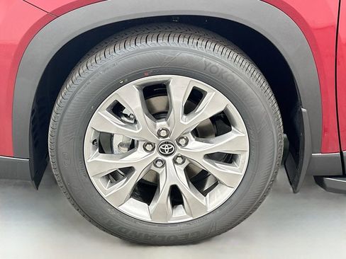 New 2026 Toyota Grand Highlander FWD image 31