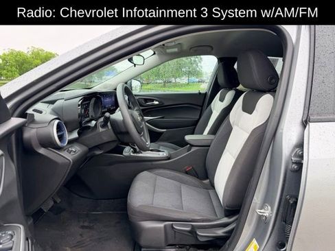 Used 2024 Chevrolet Trax LS w/ LS Convenience Package FWD image 8