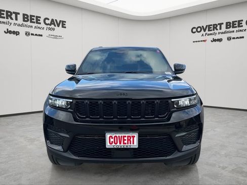 New 2025 Jeep Grand Cherokee Altitude image 2