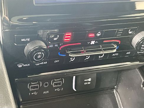 Used 2023 Jeep Grand Cherokee Altitude image 19