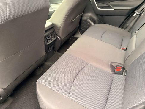 Used 2023 Toyota RAV4 LE AWD/4WD image 12
