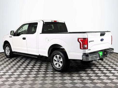 Used 2017 Ford F150 XLT w/ Trailer Tow Package image 6