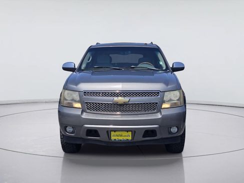 Used 2007 Chevrolet Suburban LT RWD image 2