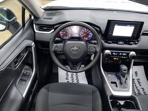 Used 2019 Toyota RAV4 LE w/ Carpet Mat Package AWD/4WD image 23