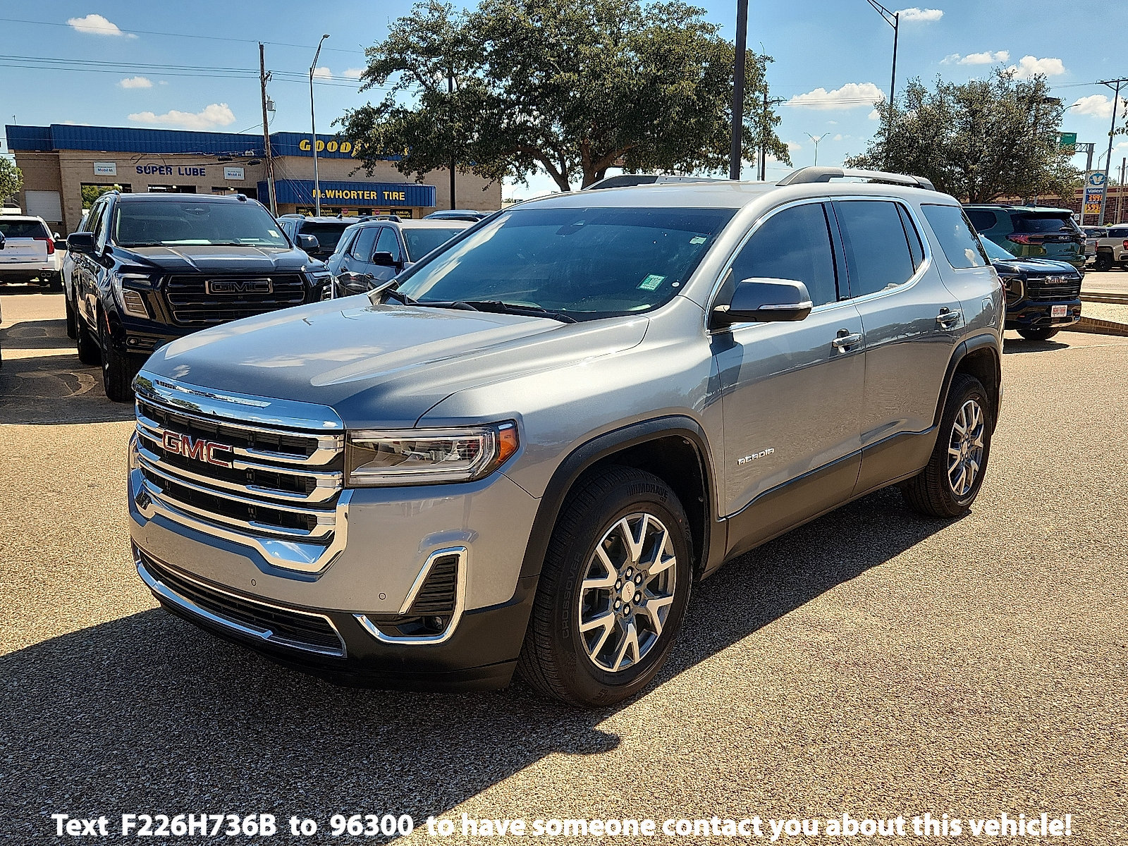 Used 2023 GMC Acadia SLT AWD/4WD image 1