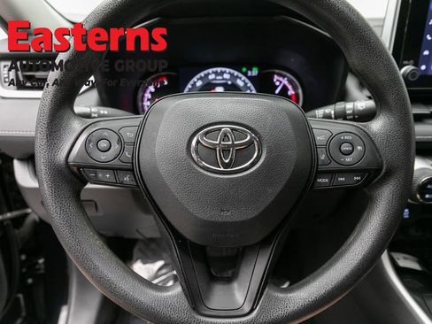 Used 2023 Toyota RAV4 XLE AWD/4WD image 10