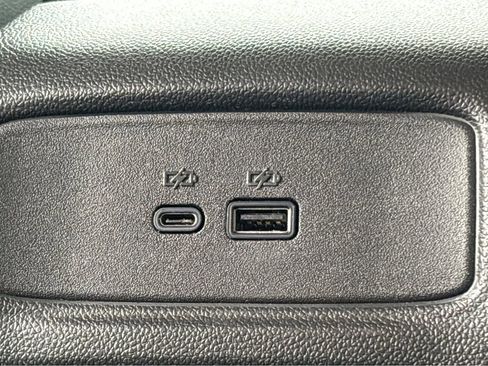 Used 2025 Chevrolet Trax LT FWD image 28