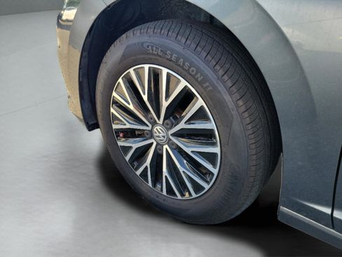Used 2020 Volkswagen Jetta SE w/ SE Cold Weather Package FWD image 30