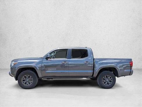 Used 2022 Toyota Tacoma SR5 w/ Technology Package RWD image 2
