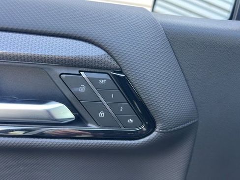 Used 2025 Chevrolet Silverado 1500 ZR2 w/ Technology Package image 25