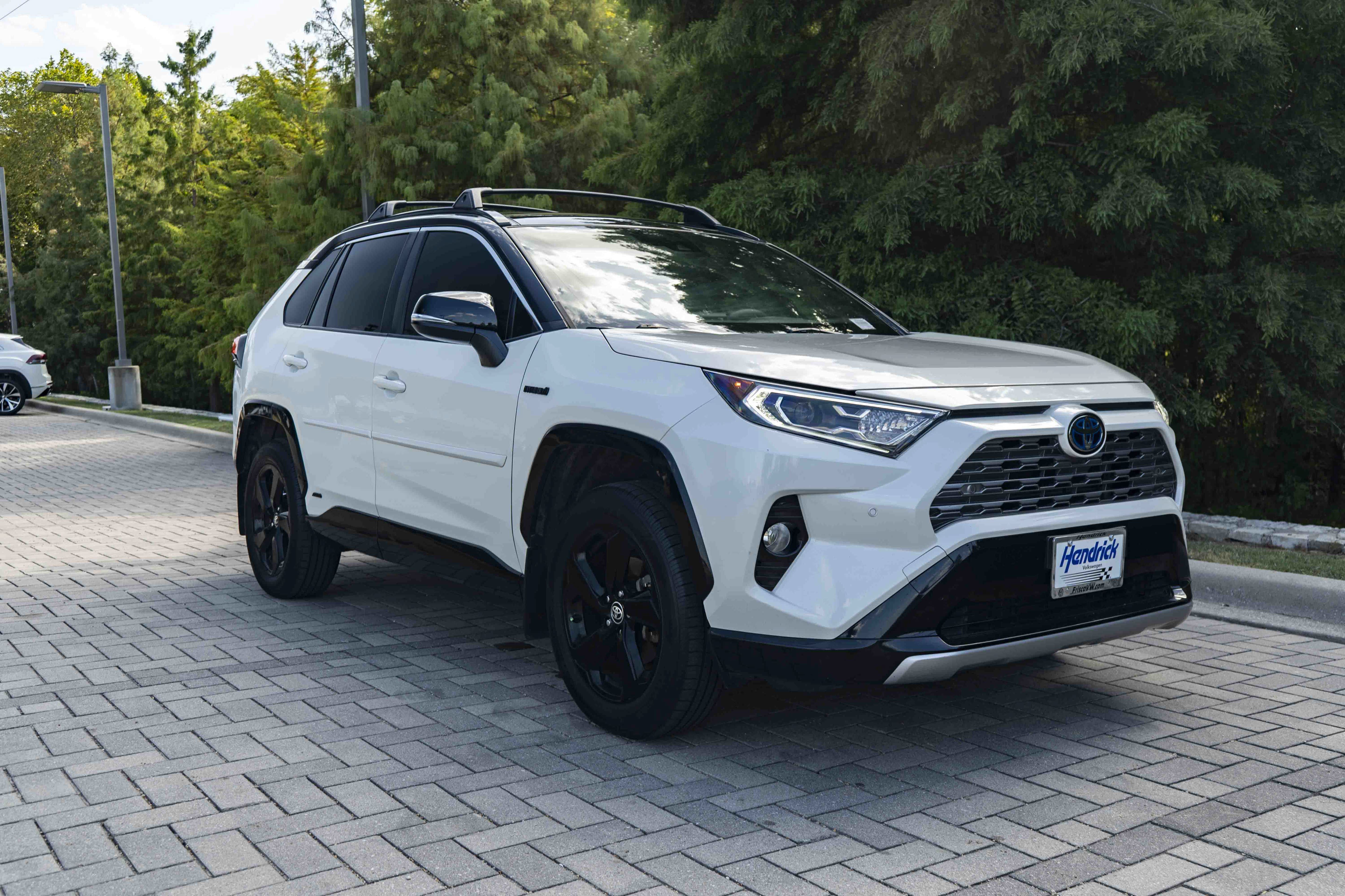 Used 2020 Toyota RAV4 XSE AWD/4WD image 2