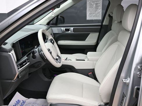 Used 2026 Hyundai Santa Fe SEL FWD image 17