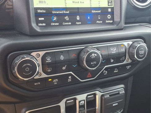 Used 2023 Jeep Wrangler Unlimited Rubicon 392 w/ Dual Top Group image 10