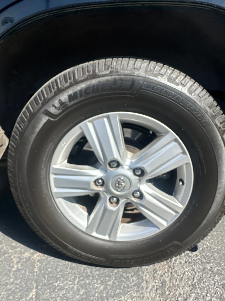 Used 2015 Toyota Land Cruiser AWD/4WD image 19