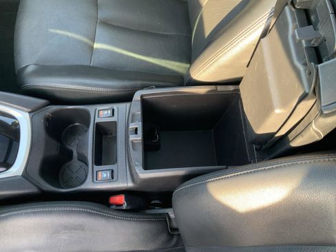 Used 2016 Nissan Rogue SL w/ SL Premium Package image 45