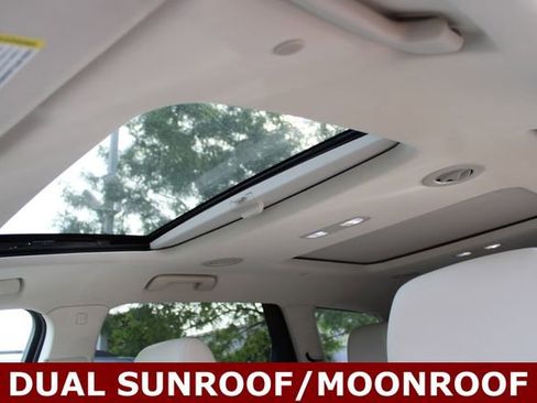 Used 2022 Buick Enclave Premium w/ Experience Buick Package AWD/4WD image 7