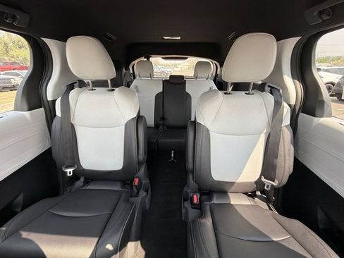 Used 2026 Toyota Sienna XSE AWD/4WD image 16
