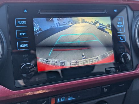 Used 2016 Toyota Tacoma SR image 17