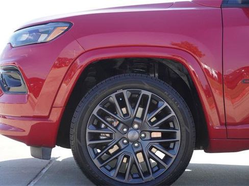 Certified 2023 Jeep Compass Limited image 5