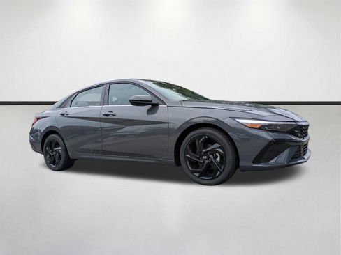 New 2026 Hyundai Elantra SEL Sport FWD image 2