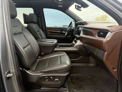 Used 2021 GMC Yukon XL Denali image 42