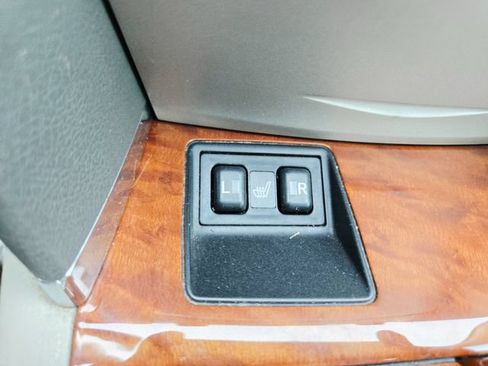 Used 2011 Toyota Camry XLE w/ SE/XLE Extra-Value Pkg FWD image 27