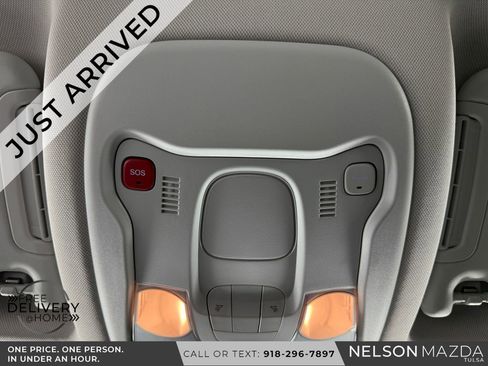 Used 2023 Jeep Renegade Latitude AWD/4WD image 31