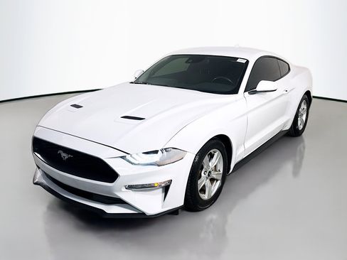 Used 2021 Ford Mustang Coupe image 4