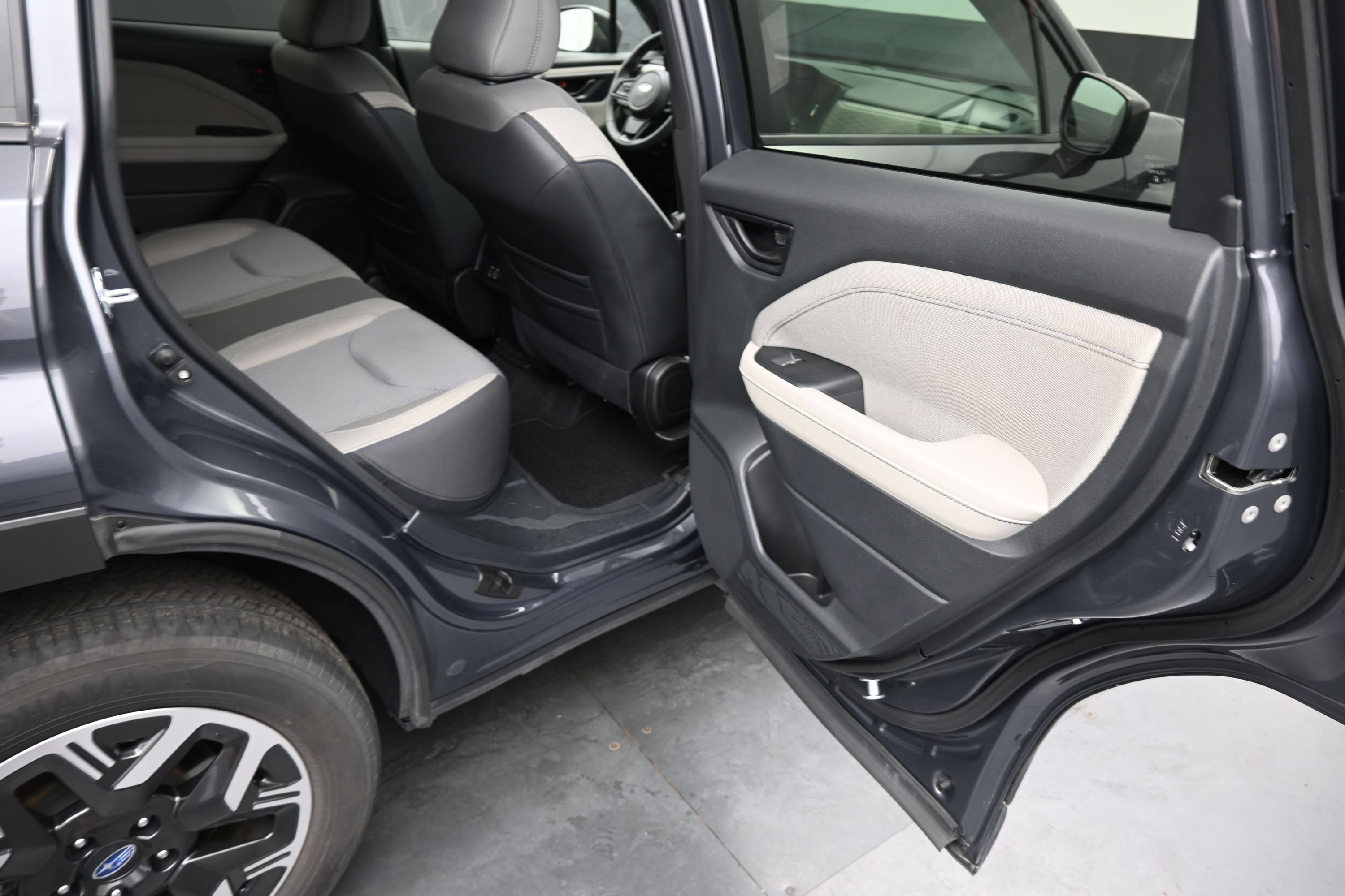 Used 2025 Subaru Forester Premium AWD/4WD image 12