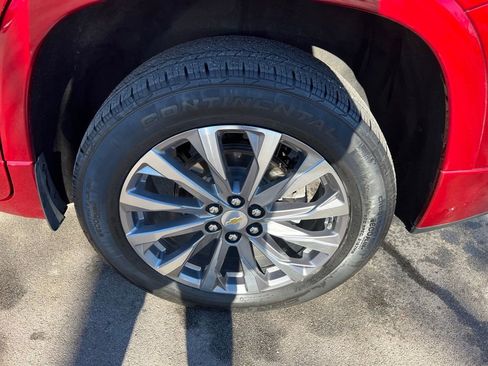 Used 2023 Chevrolet Traverse Premier image 14